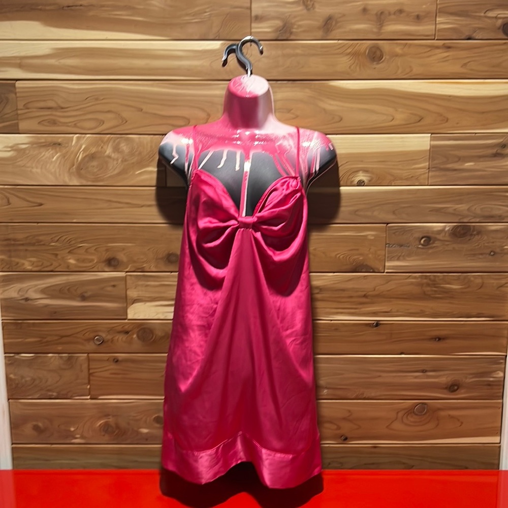 Victoria’s Secret • Silky Pink Bow Slip • Medium